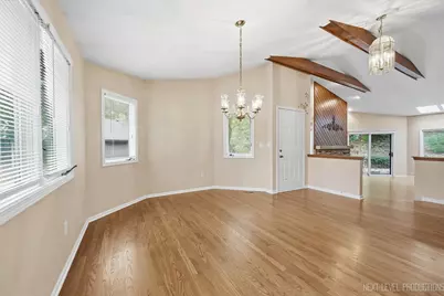 110 Elmtree Court, Saint Charles, IL 60174 - Photo 5