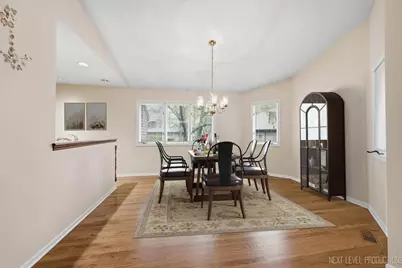 110 Elmtree Court, Saint Charles, IL 60174 - Photo 7