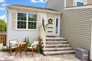 1423 Pioneer Ct, Waukegan, IL 60085 - Photo 3