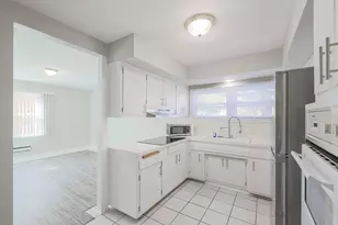 3046 S 24th Ave, Broadview, IL 60155 - Photo 11