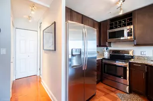 1030 N State St, Chicago, IL 60610 - Photo 5