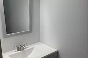 9 Parkside Ct, Vernon Hills, IL 60061 - Photo 5