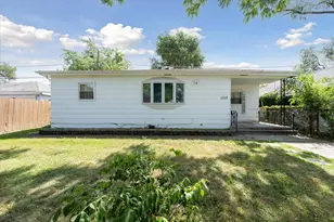 1313 Gordon Ave, Calumet City, IL 60409 - Photo 1