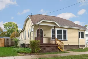 812 Poplar St, Ottawa, IL 61350 - Photo 1