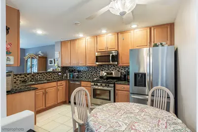 190 Lucerne Court, Wheeling, IL 60090 - Photo 7
