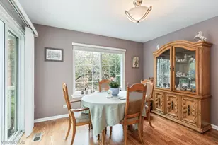 190 Lucerne Ct, Wheeling, IL 60090 - Photo 9