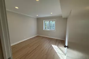 9386 Bay Colony Dr, Des Plaines, IL 60016 - Photo 9