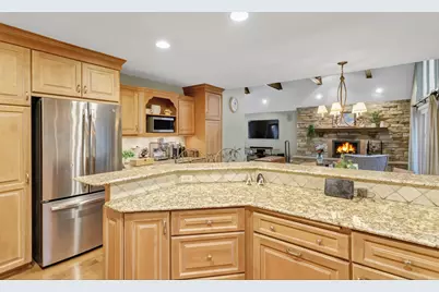 985 Chapel Court N, Glen Ellyn, IL 60137 - Photo 19