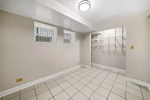 3637 W Oakdale Ave, Chicago, IL 60618 - Photo 15
