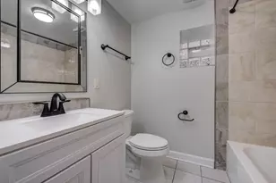 3637 W Oakdale Ave, Chicago, IL 60618 - Photo 9