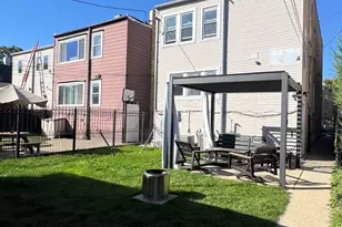 3637 W Oakdale Ave, Chicago, IL 60618 - Photo 17