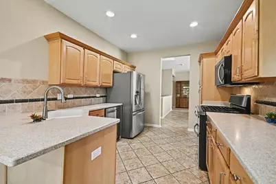 1360 Mansfield Drive, Aurora, IL 60502 - Photo 7