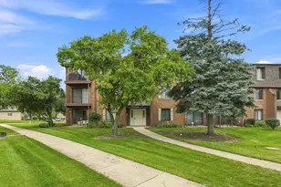 700 N Briar Hill Ln, Addison, IL 60101 - Photo 1