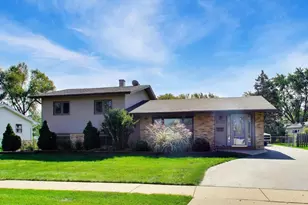 655 Flagstaff Ln, Hoffman Estates, IL 60169 - Photo 1