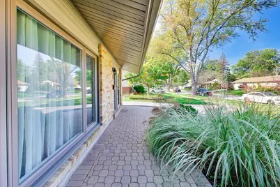 655 Flagstaff Lane, Hoffman Estates, IL 60169 - Photo 3