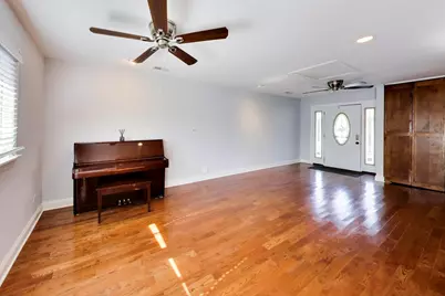 655 Flagstaff Lane, Hoffman Estates, IL 60169 - Photo 5