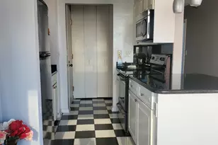 111 W Maple St, Chicago, IL 60610 - Photo 17