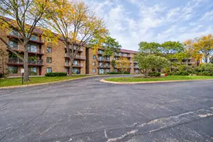 5400 Astor Ln, Rolling Meadows, IL 60008 - Photo 1