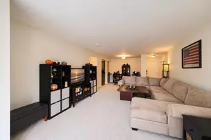5400 Astor Ln, Rolling Meadows, IL 60008 - Photo 15