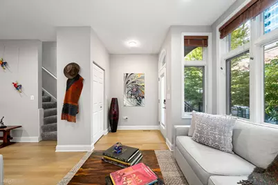 327 E 17th Street, Chicago, IL 60616 - Photo 3