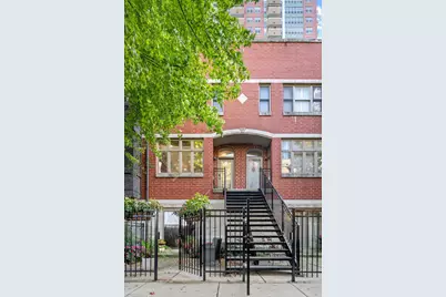 327 E 17th Street, Chicago, IL 60616 - Photo 1