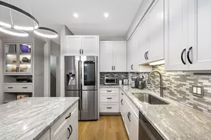 327 E 17th St, Chicago, IL 60616 - Photo 7