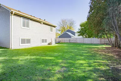 1043 Plum Tree Drive, Crystal Lake, IL 60014 - Photo 19