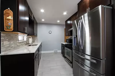 2804 W Estes Avenue, Chicago, IL 60645 - Photo 11