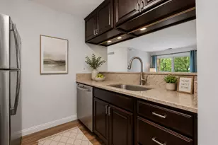 204 Glengarry Dr, Bloomingdale, IL 60108 - Photo 9