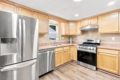 913 Church Road, Aurora, IL 60505 - Photo 5