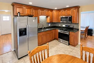 1339 Prince Dr, South Holland, IL 60473 - Photo 7