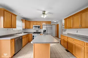3578 Miracle Dr, Saint Anne, IL 60964 - Photo 7
