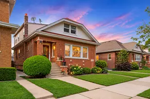 5438 W Melrose St, Chicago, IL 60641 - Photo 1