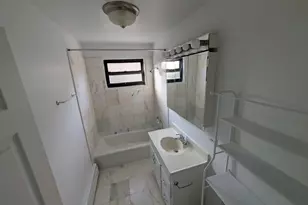 7610 N Rogers Ave, Chicago, IL 60626 - Photo 7