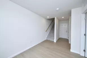 1710 Espacio Dr, Naperville, IL 60563 - Photo 3