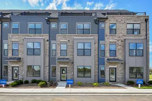 1710 Espacio Dr, Naperville, IL 60563 - Photo 1
