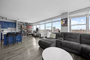 3900 N Lake Shore Dr, Chicago, IL 60613 - Photo 5