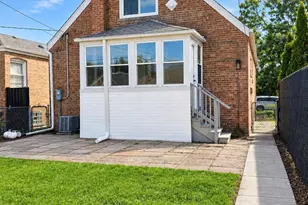 3854 W 67th Pl, Chicago, IL 60629 - Photo 23