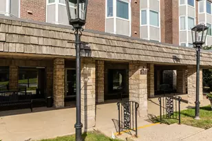 400 Ascot Dr, Park Ridge, IL 60068 - Photo 5