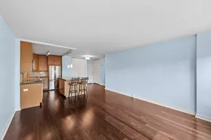 2930 N Sheridan Rd, Chicago, IL 60657 - Photo 5
