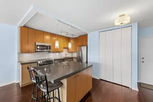 2930 N Sheridan Rd, Chicago, IL 60657 - Photo 7