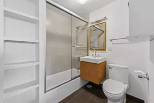 2930 N Sheridan Rd, Chicago, IL 60657 - Photo 11