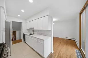 1473 E Park Pl, Chicago, IL 60637 - Photo 15