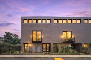1473 E Park Pl, Chicago, IL 60637 - Photo 1