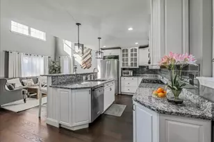 2011 Crossing Ln, Naperville, IL 60540 - Photo 9