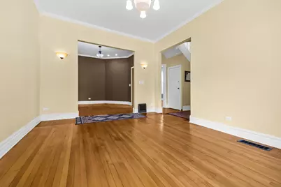 6742 N Glenwood Avenue, Chicago, IL 60626 - Photo 9