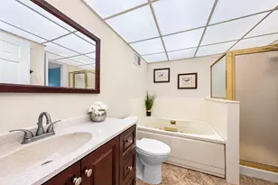 12 Robin Hood Ln, Northfield, IL 60093 - Photo 13