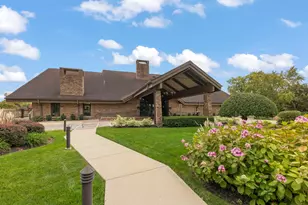 201 Lake Hinsdale Dr, Willowbrook, IL 60527 - Photo 31
