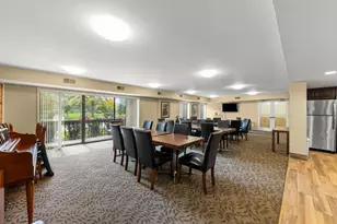 201 Lake Hinsdale Dr, Willowbrook, IL 60527 - Photo 29