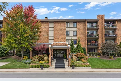 201 Lake Hinsdale Drive #111, Willowbrook, IL 60527 - Photo 1